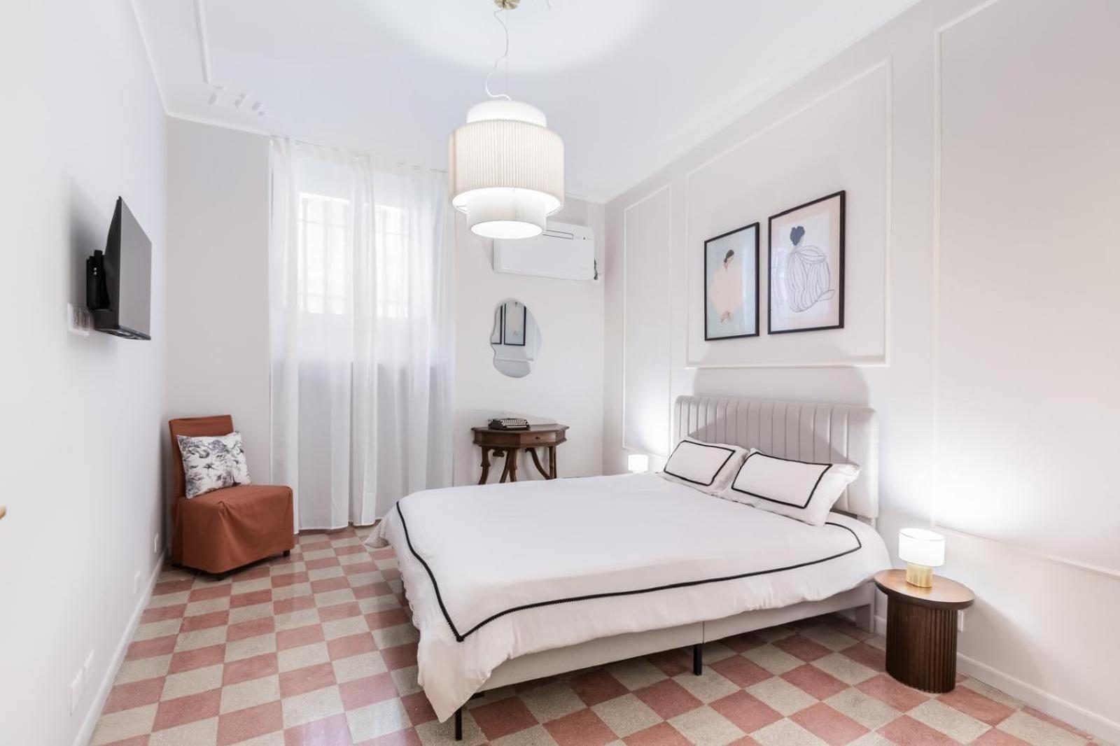Golden Retreat * Rome